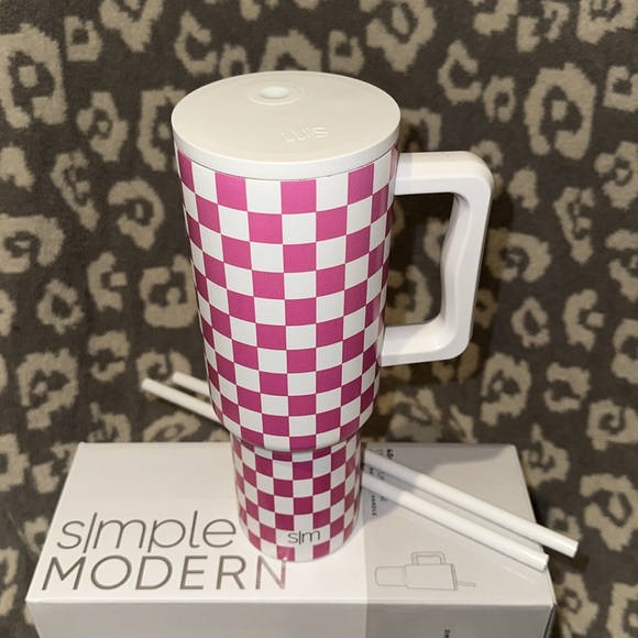Simple Modern TREK 40oz Tumbler in Bubblegum Checkmate 😍 New 🆕 & Never Used 😍 - Picture 3 of 17